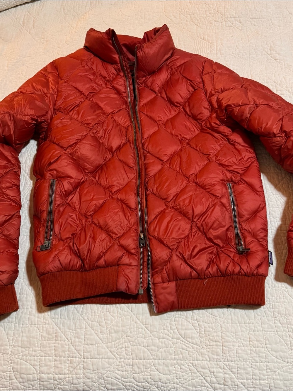 Patagonia Rust Diamond Quilted Duck Down Women's Prow Puffer Jacket